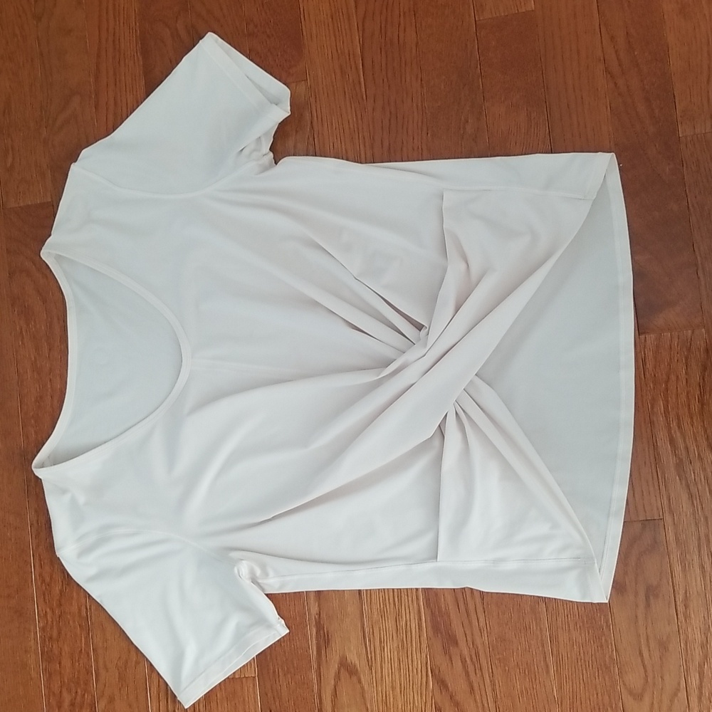 Lululemon Cream Twist Front Cropped Top - Picture 4 of 6